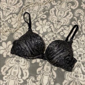 Snake print bombshell Victoria’s Secret bra